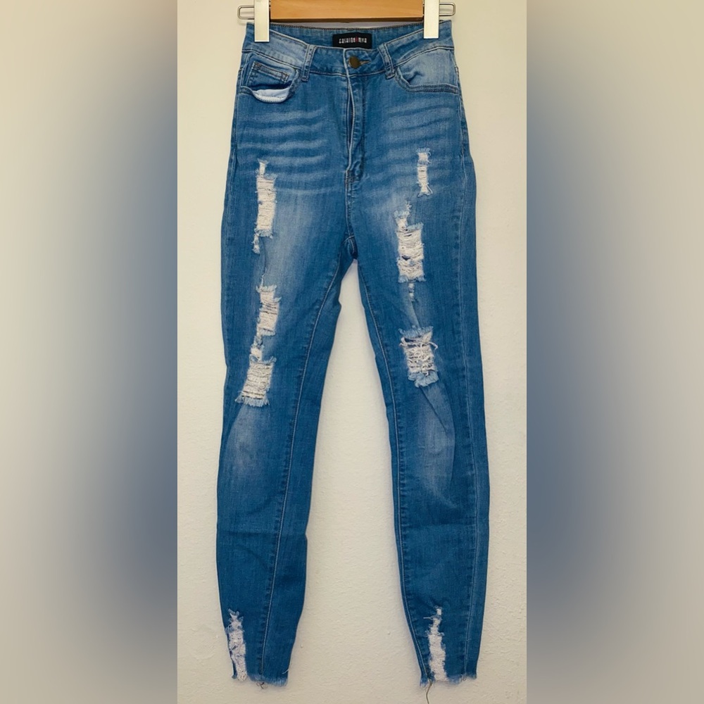 Fashion Nova Distressed Skinny Stretch Fit Jeans - Picture 2 of 4